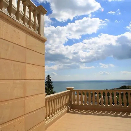 ホテル Argisht Palace Only
