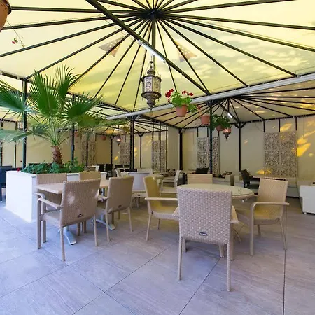 Argisht Palace Only 酒店 3*