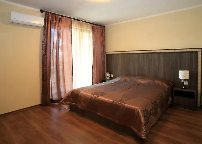 Argisht Palace Only מלון 3*