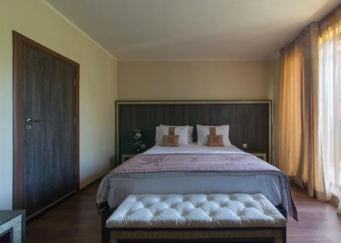 Argisht Palace Only מלון